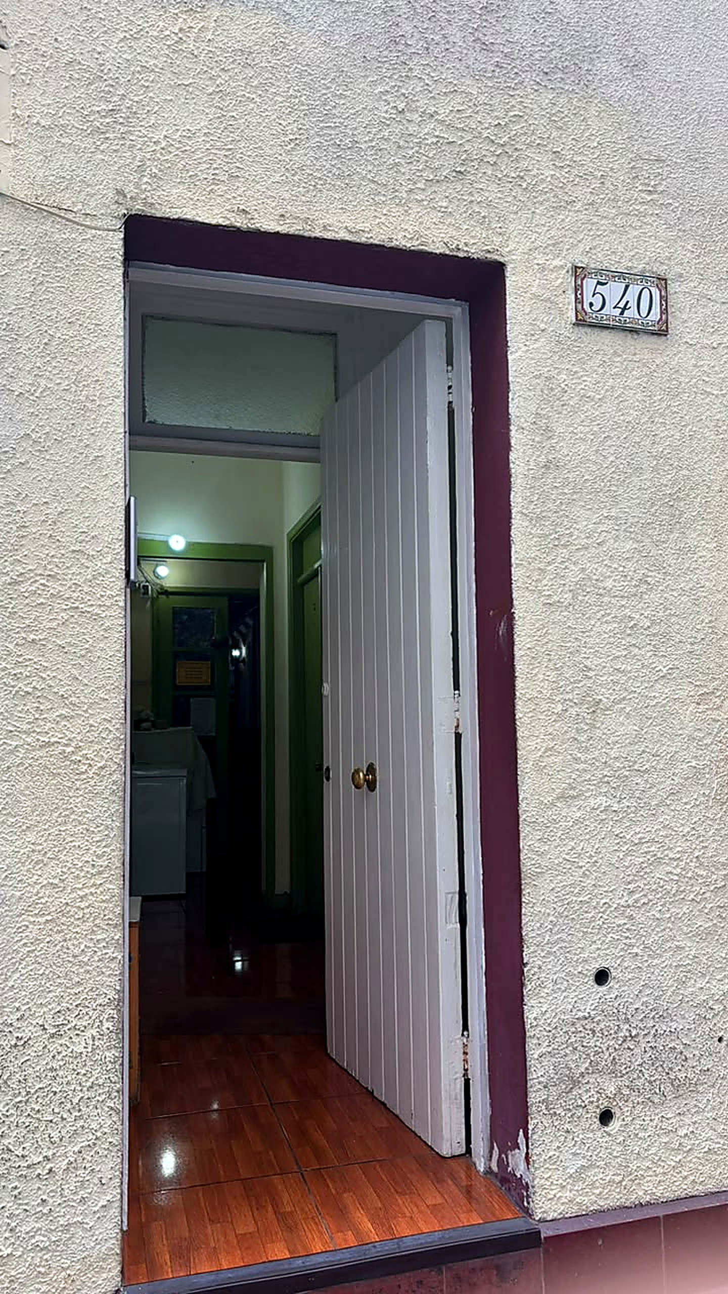 La puerta del 540, abierta