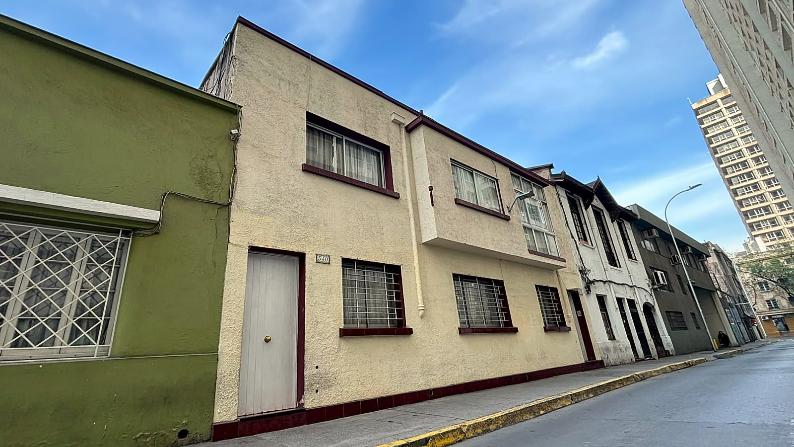 La casa desde la vereda